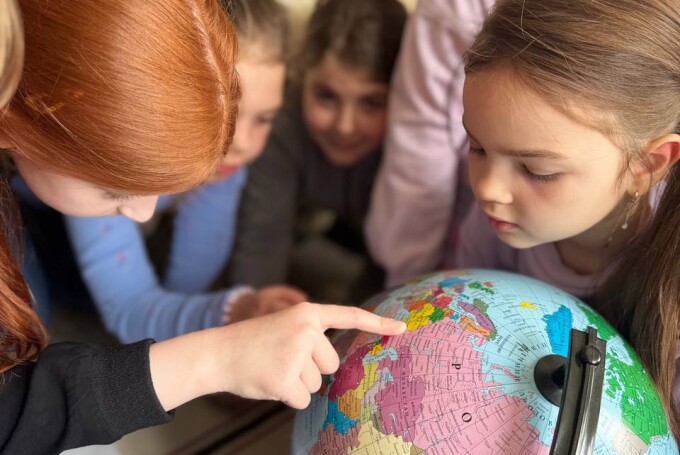 Монтессорі заняття з географії