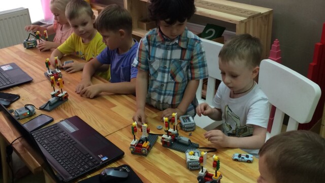 Яка атмосфера в студії