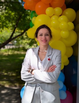 Пані Таміла, директор