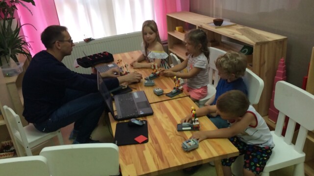 Яка атмосфера в студії